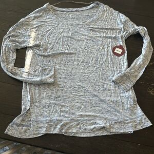 Women’s long sleeve tee